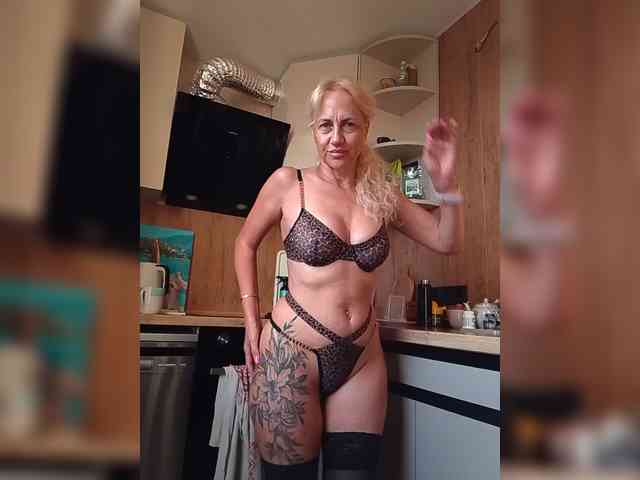 KissMiSveet1234 webcam