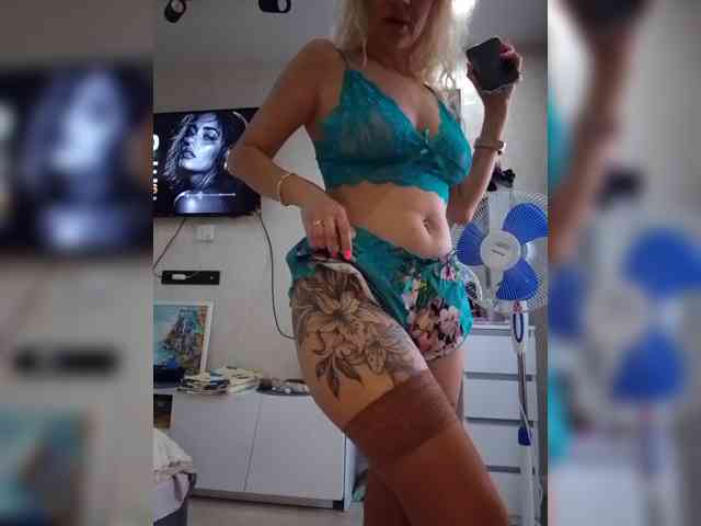 KissMiSveet1234 webcam