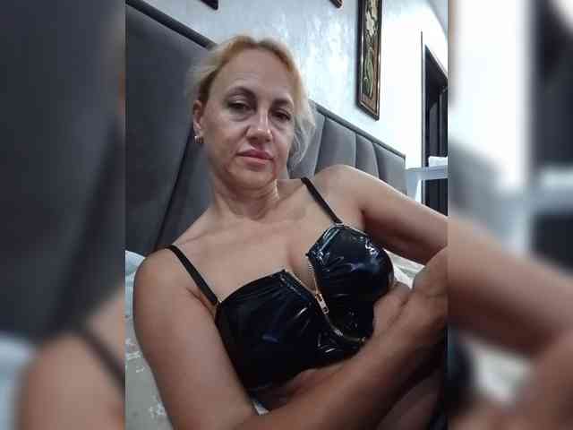 KissMiSveet1234 webcam