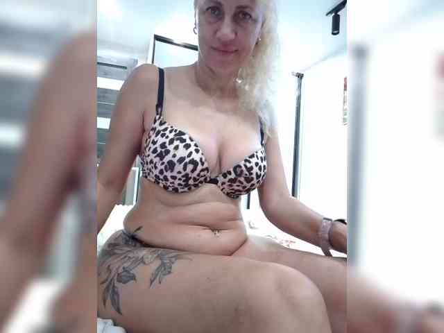 KissMiSveet1234 webcam