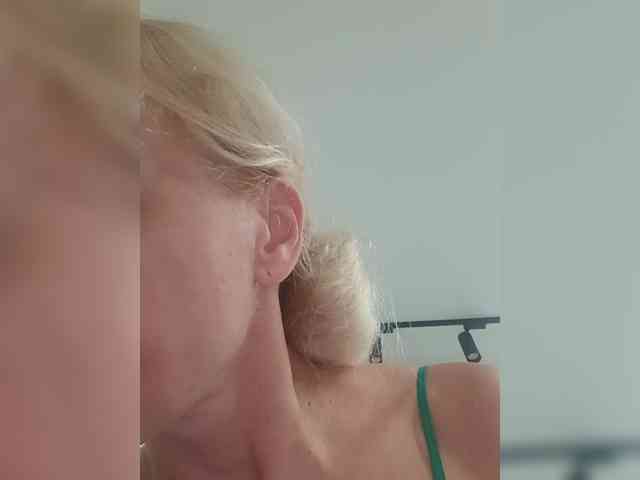KissMiSveet1234 webcam