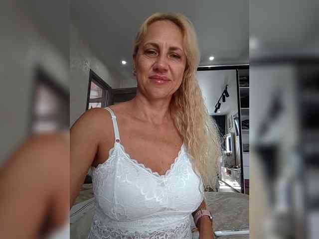 KissMiSveet1234 webcam