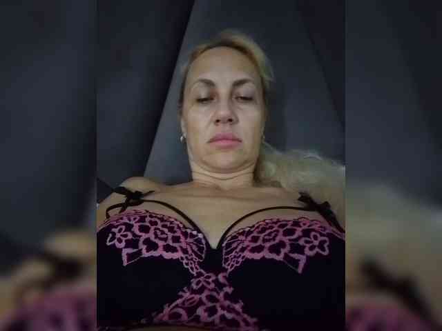 KissMiSveet1234 webcam
