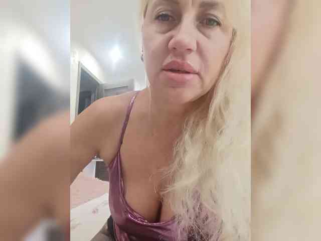 KissMiSveet1234 webcam