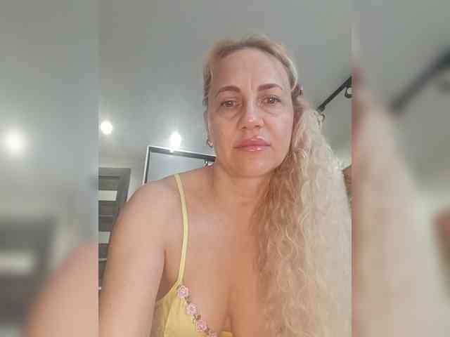 KissMiSveet1234 webcam