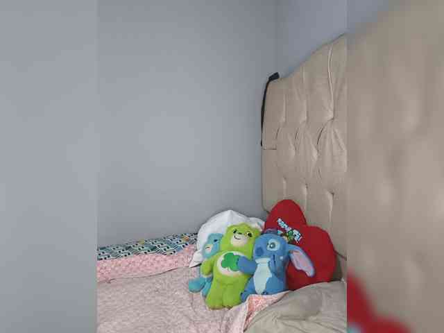 VelvetCherryy webcam