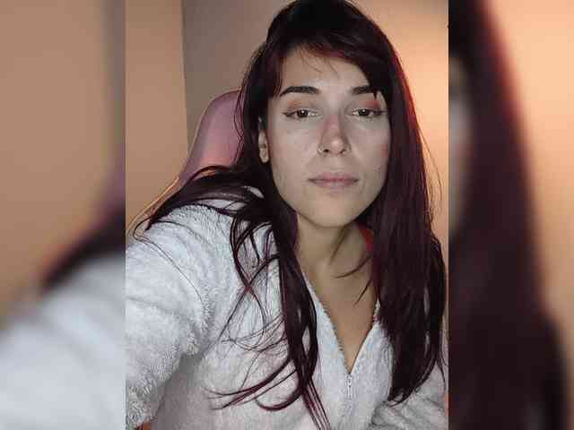 VelvetCherryy webcam