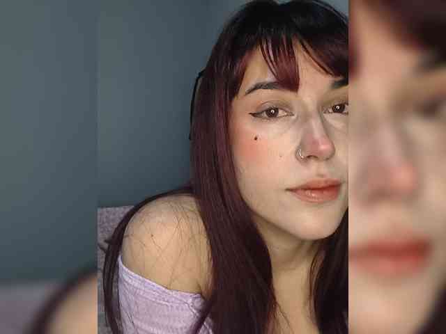 VelvetCherryy webcam