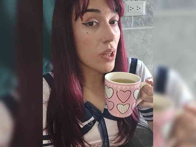 VelvetCherryy webcam