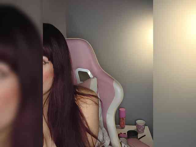 VelvetCherryy webcam