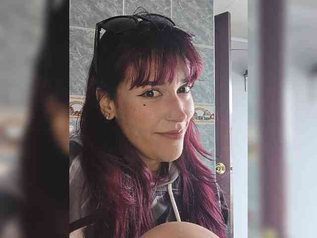 VelvetCherryy webcam
