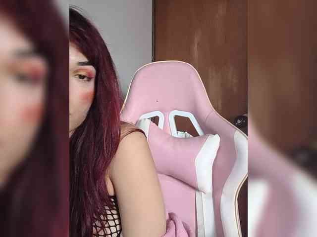 VelvetCherryy webcam