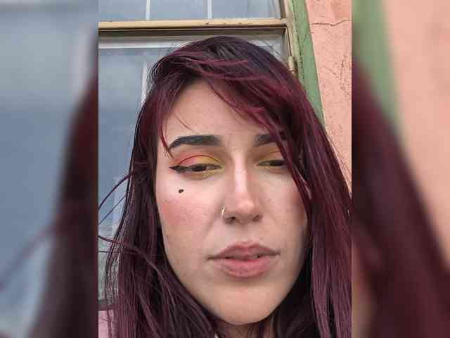 VelvetCherryy webcam