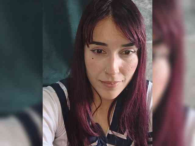 VelvetCherryy webcam