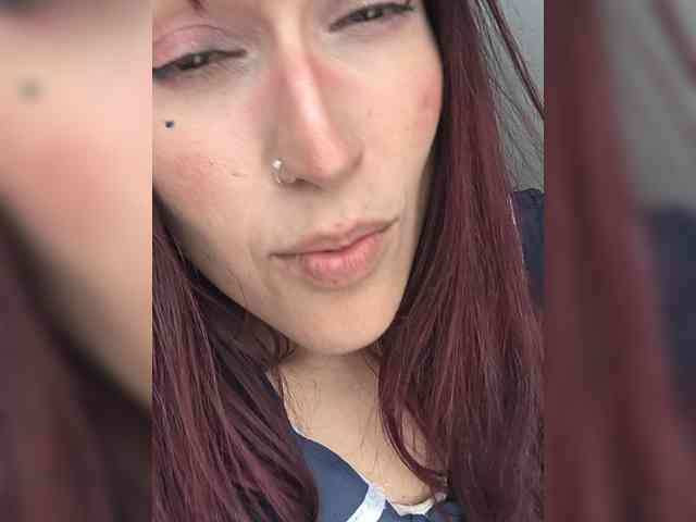 VelvetCherryy webcam