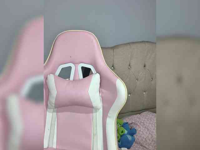 VelvetCherryy webcam