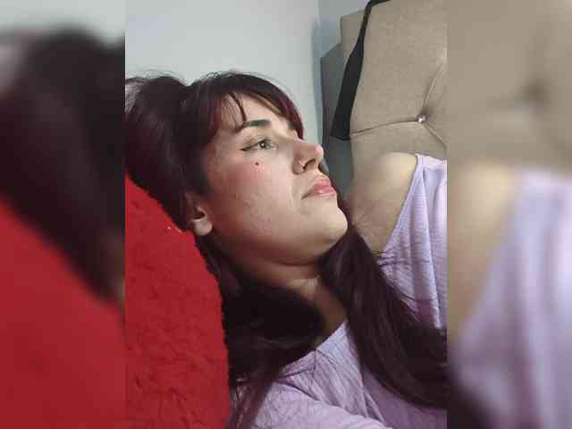 VelvetCherryy webcam