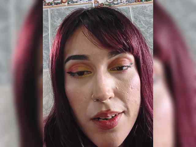 VelvetCherryy webcam