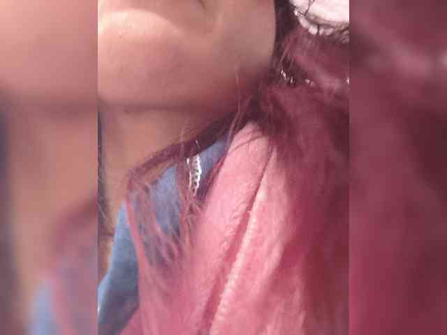 VelvetCherryy webcam