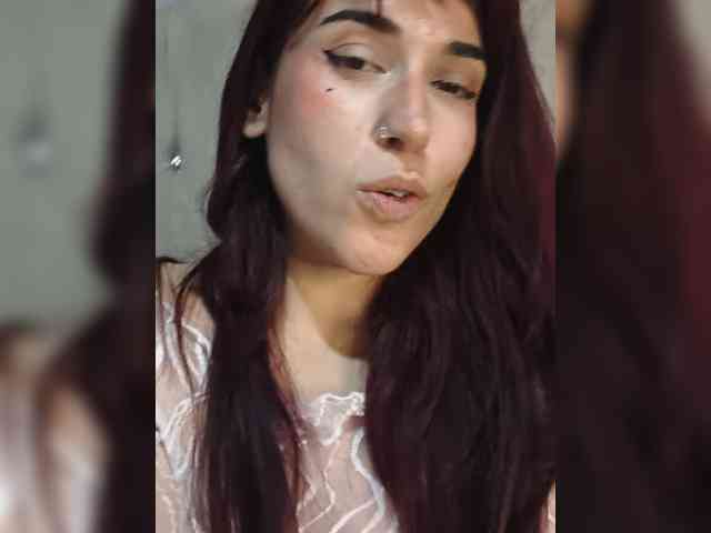 VelvetCherryy webcam