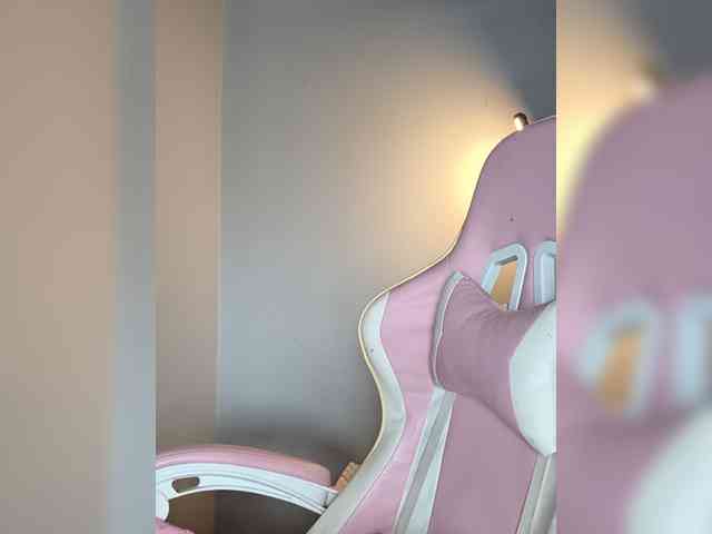 VelvetCherryy webcam