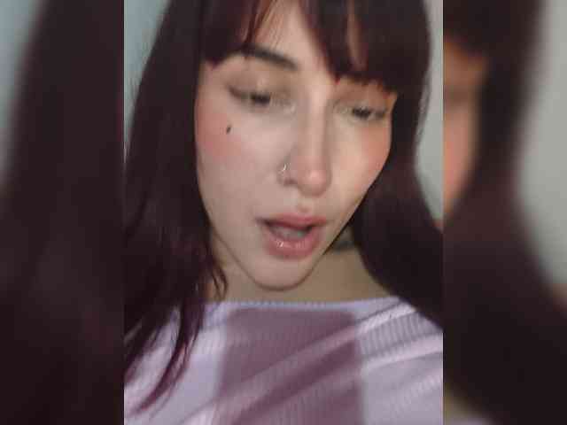 VelvetCherryy webcam