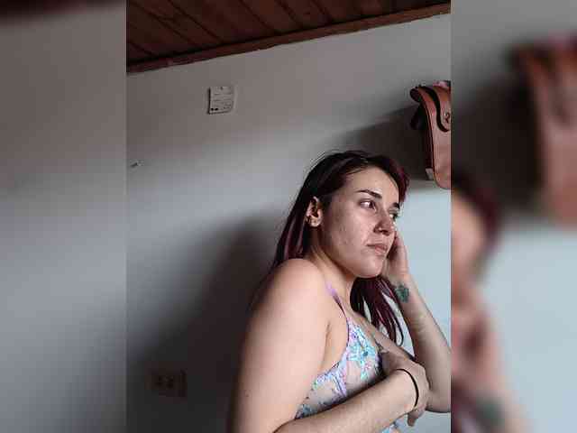 VelvetCherryy webcam