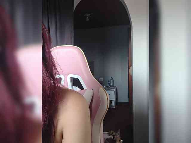 VelvetCherryy webcam