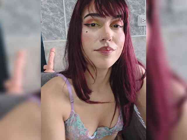 VelvetCherryy webcam