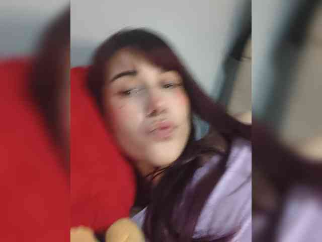 VelvetCherryy webcam