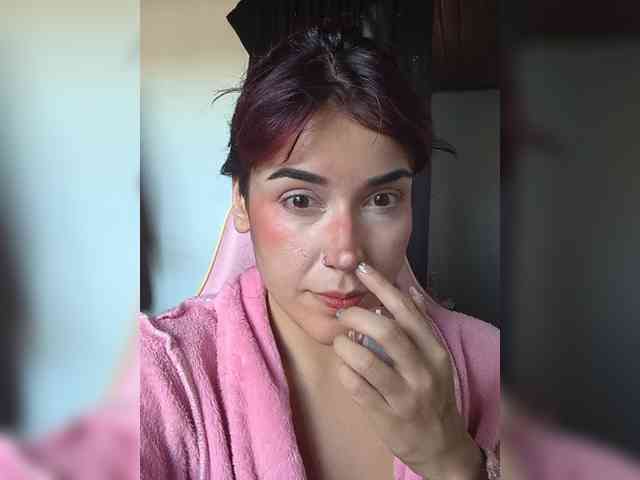 VelvetCherryy webcam