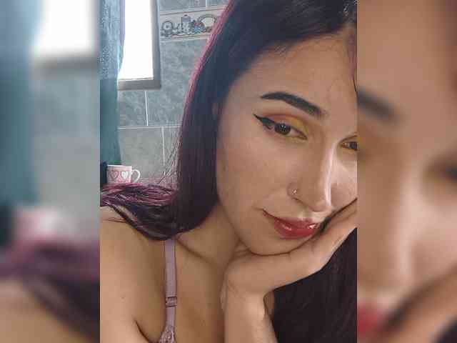 VelvetCherryy webcam