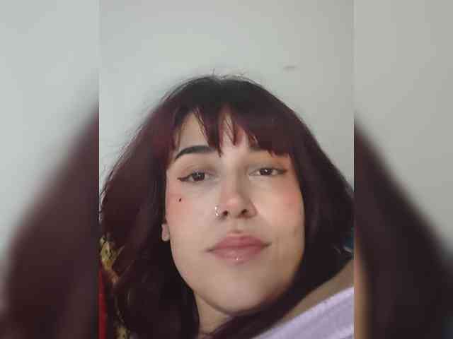 VelvetCherryy webcam