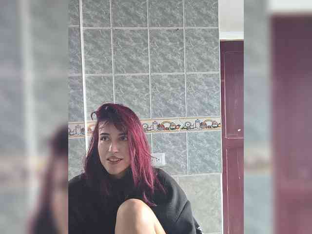 VelvetCherryy webcam