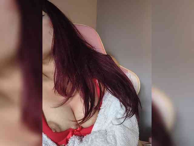 VelvetCherryy webcam