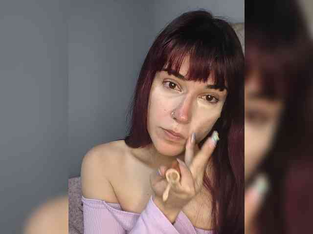VelvetCherryy webcam