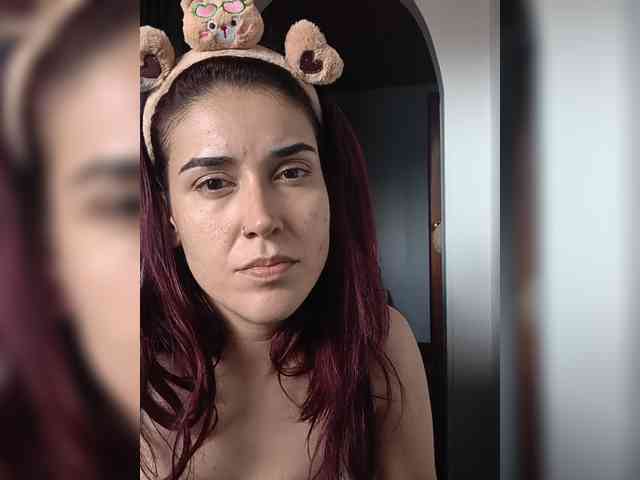 VelvetCherryy webcam
