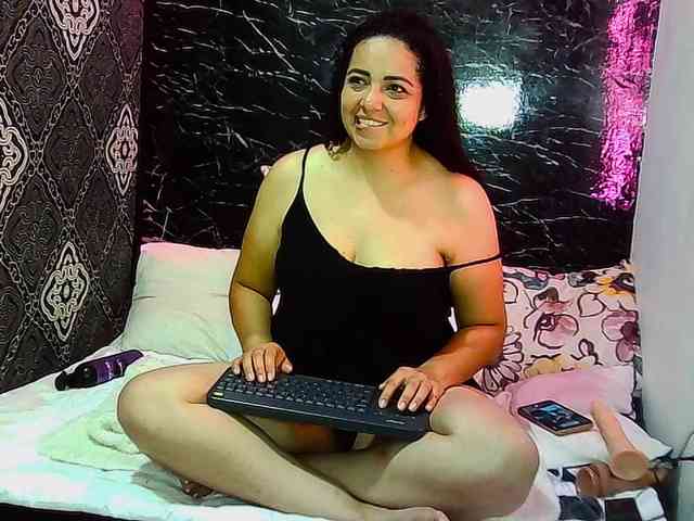 NaghtyGirl webcam