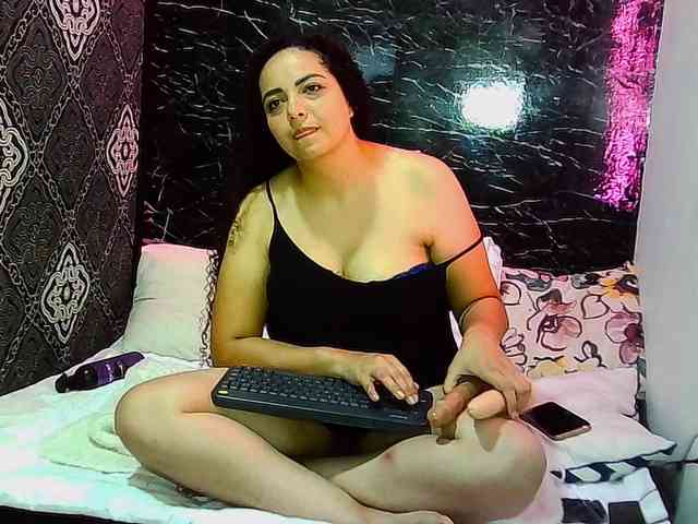 NaghtyGirl webcam