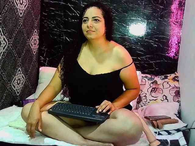 NaghtyGirl webcam