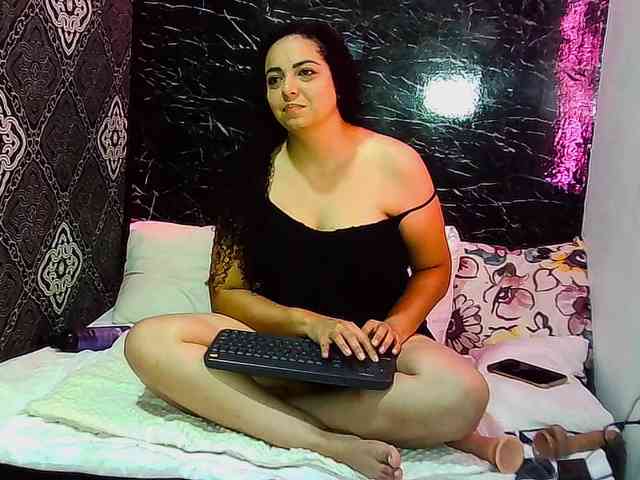 NaghtyGirl webcam