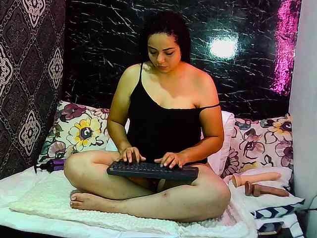 NaghtyGirl webcam