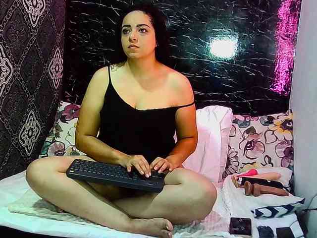 NaghtyGirl webcam