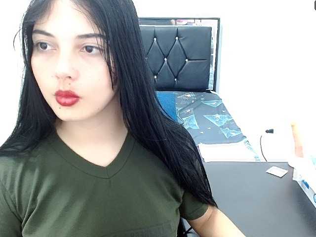 valeria-alluri19 live cam on BongaCams
