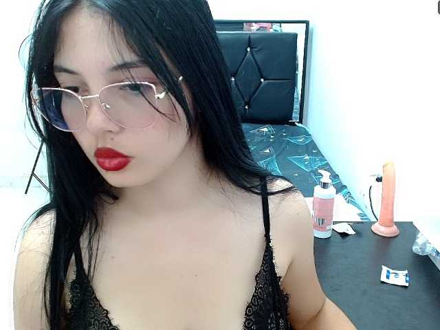 valeria-alluri19 live cam on BongaCams