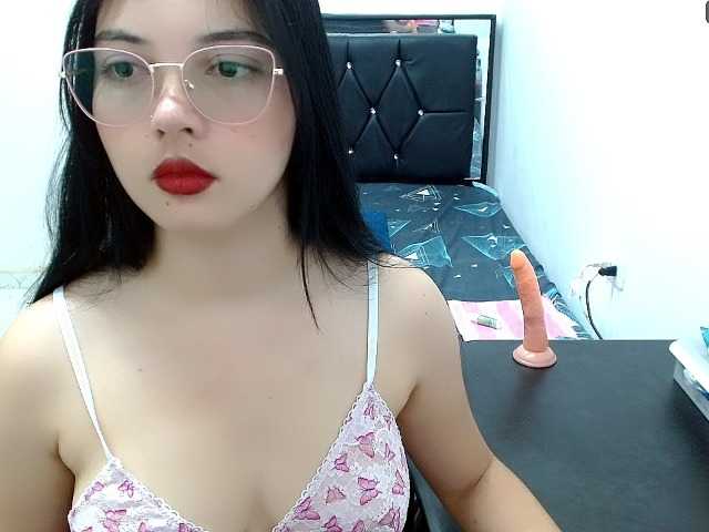 valeria-alluri19 live cam on BongaCams