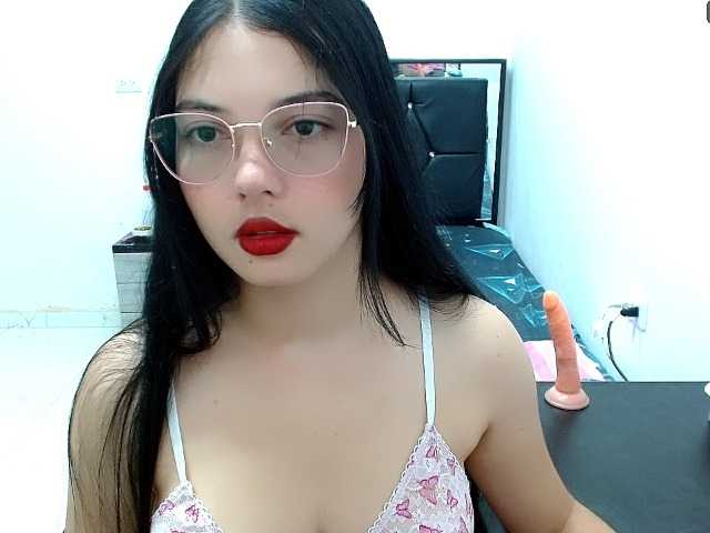valeria-alluri19 live cam on BongaCams