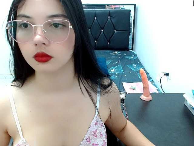 valeria-alluri19 live cam on BongaCams