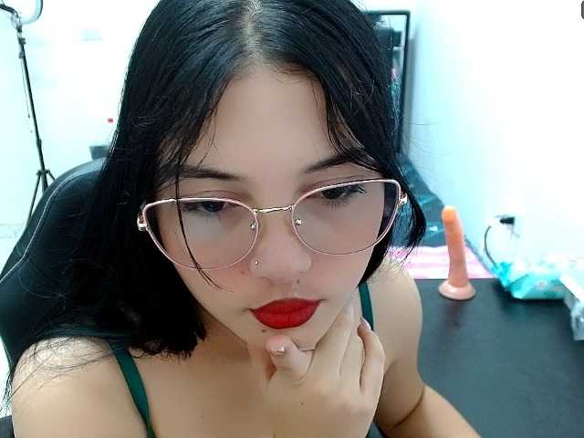 valeria-alluri19 live cam on BongaCams