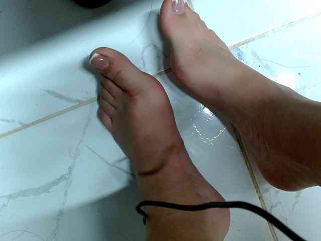 valeria-alluri19 Live Webcam on BongaCams